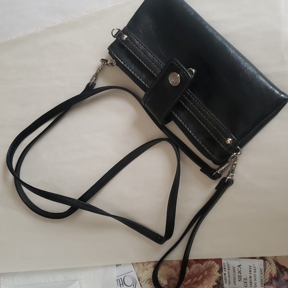 RELIC by Fossil leather wristlet wallet with crossbody strap.